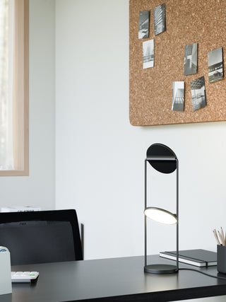 Novel 18 in Table Lamp
